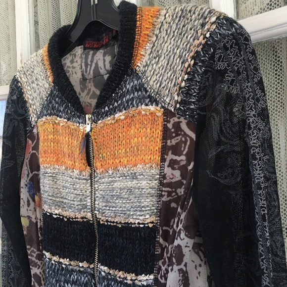 HP: LULU H Paris Zip Front Top - Size M - Picture 2 of 8